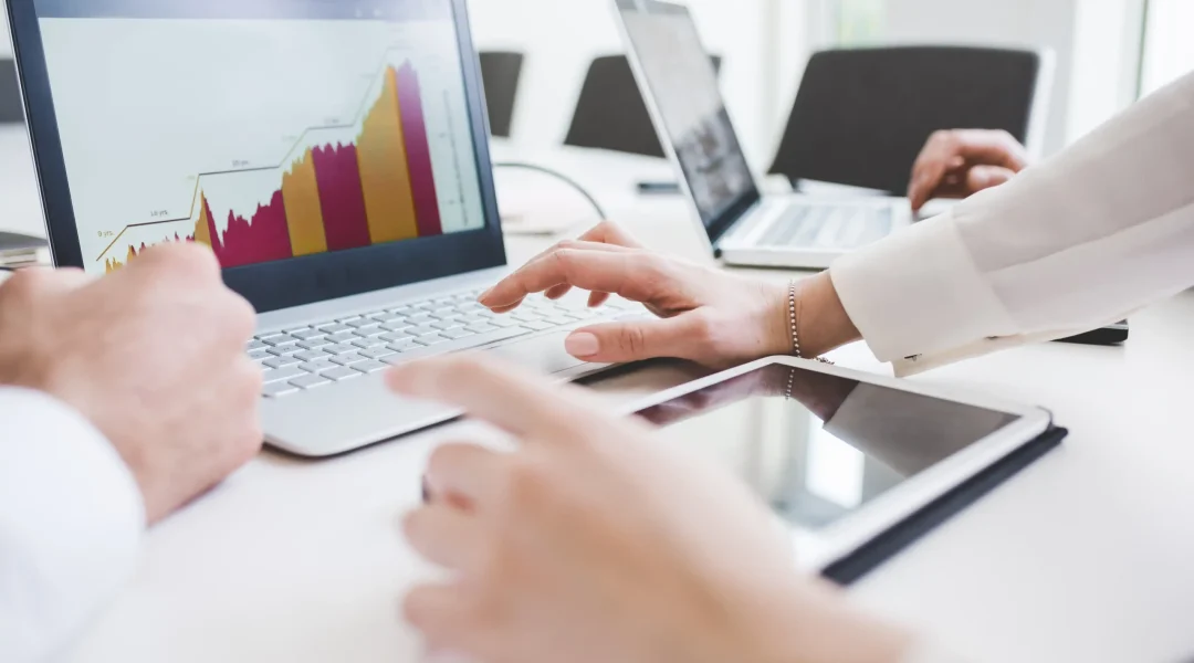 cropped-shot-of-businessmen-and-woman-looking-at-l-2024-10-18-10-07-18-utc